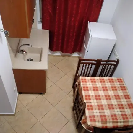 Apartament Araniti *