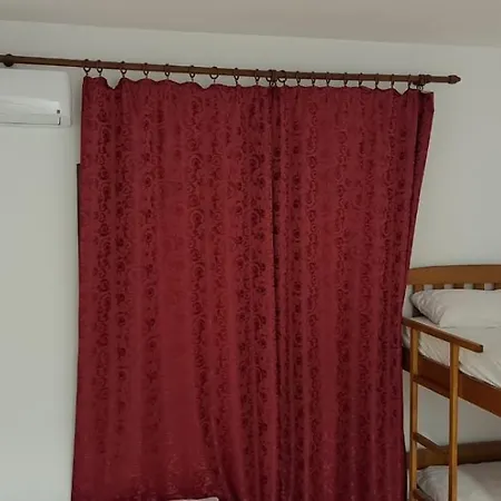 Araniti Apartament *
